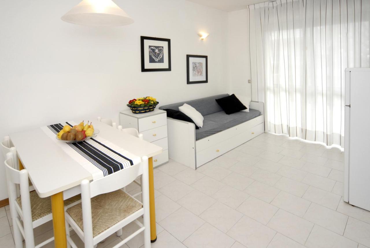 Laura Apartment Бибионе Екстериор снимка