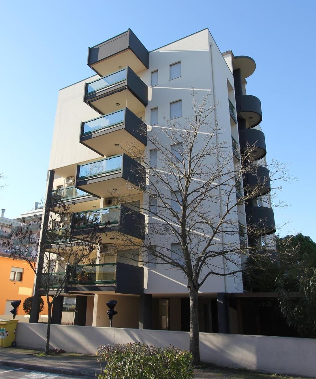 Laura Apartment Бибионе Екстериор снимка